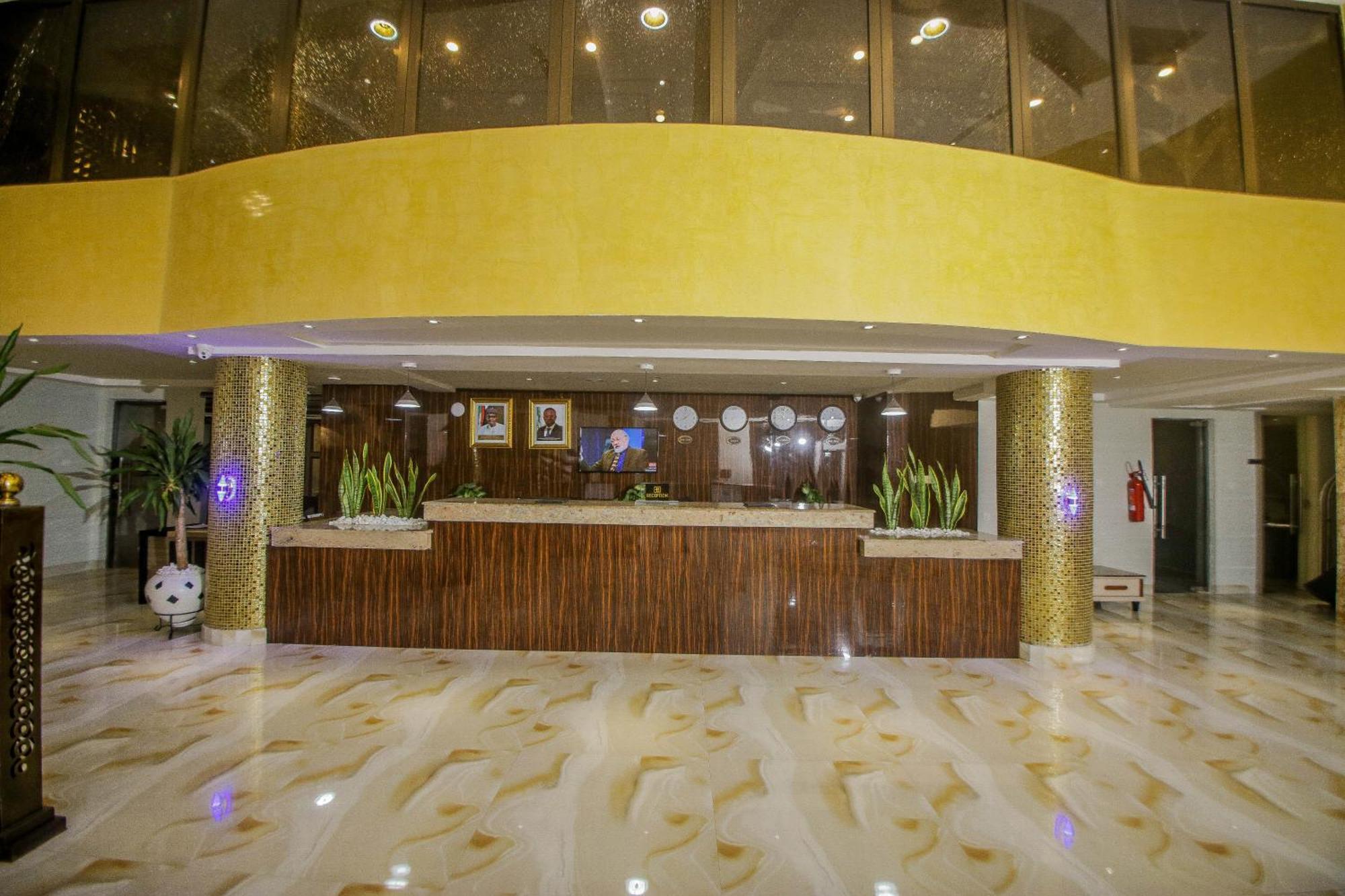 Perfecto La Villa Hotel And Suites Lagos Eksteriør billede