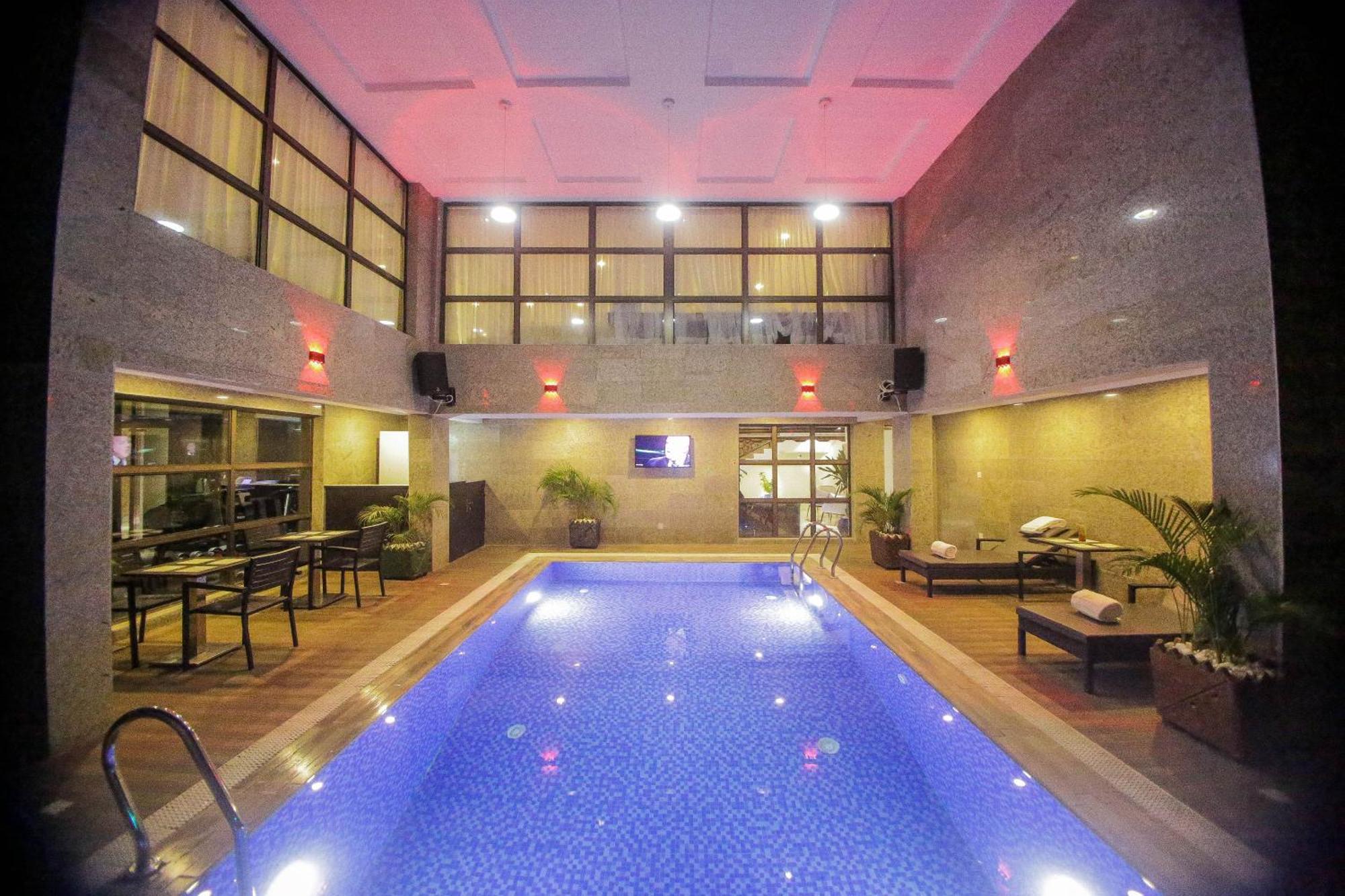 Perfecto La Villa Hotel And Suites Lagos Eksteriør billede