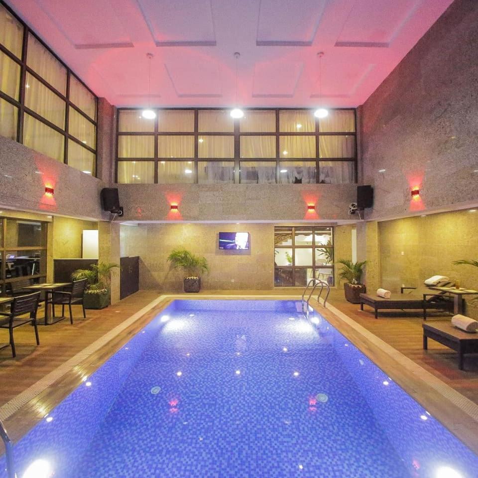 Perfecto La Villa Hotel And Suites Lagos Eksteriør billede