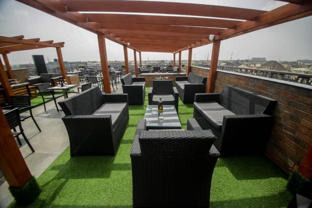 Perfecto La Villa Hotel And Suites Lagos Eksteriør billede
