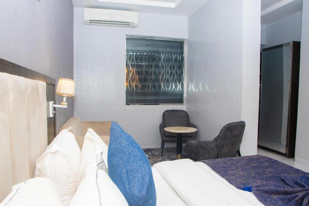 Perfecto La Villa Hotel And Suites Lagos Eksteriør billede