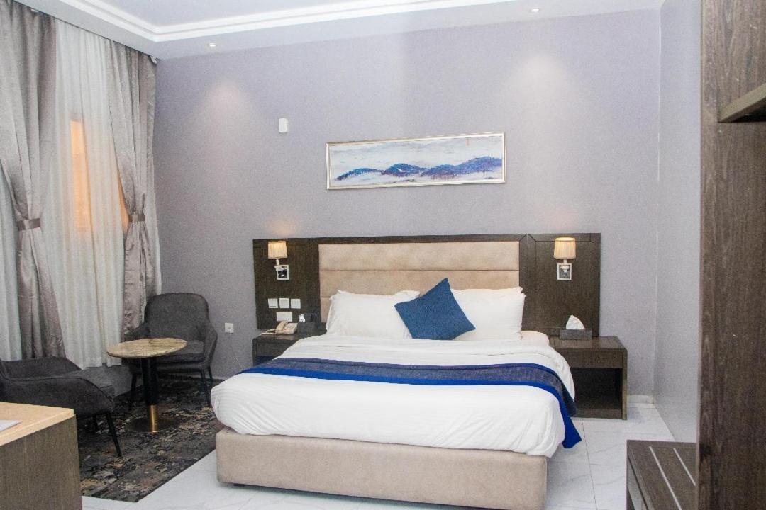 Perfecto La Villa Hotel And Suites Lagos Eksteriør billede