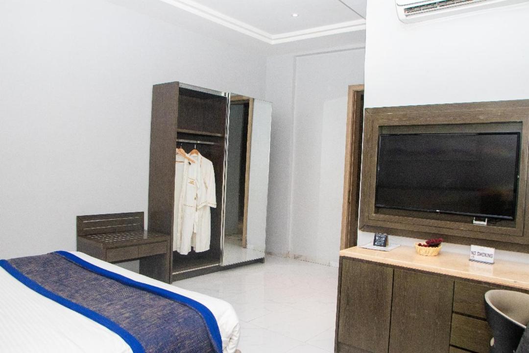 Perfecto La Villa Hotel And Suites Lagos Eksteriør billede