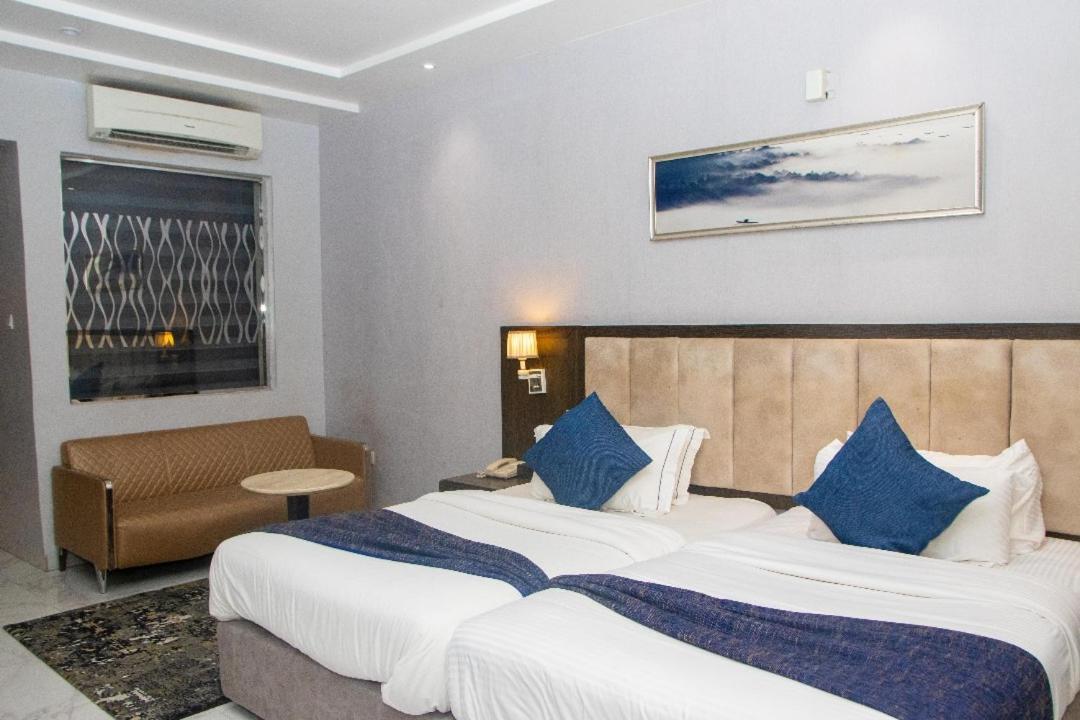 Perfecto La Villa Hotel And Suites Lagos Eksteriør billede