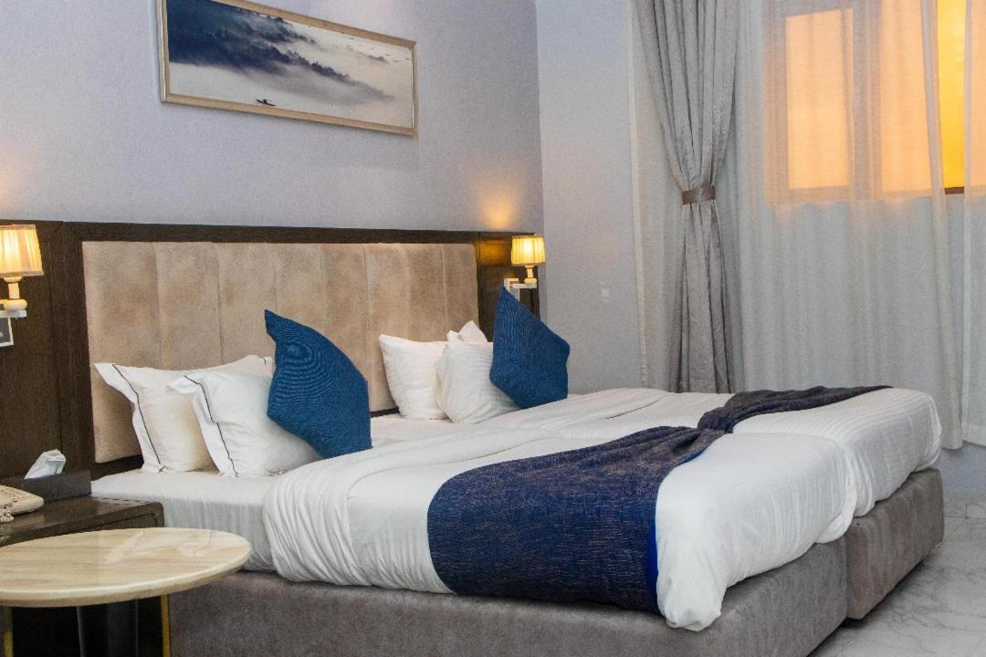 Perfecto La Villa Hotel And Suites Lagos Eksteriør billede