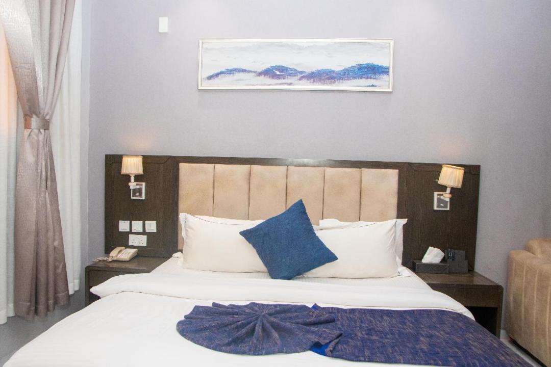 Perfecto La Villa Hotel And Suites Lagos Eksteriør billede
