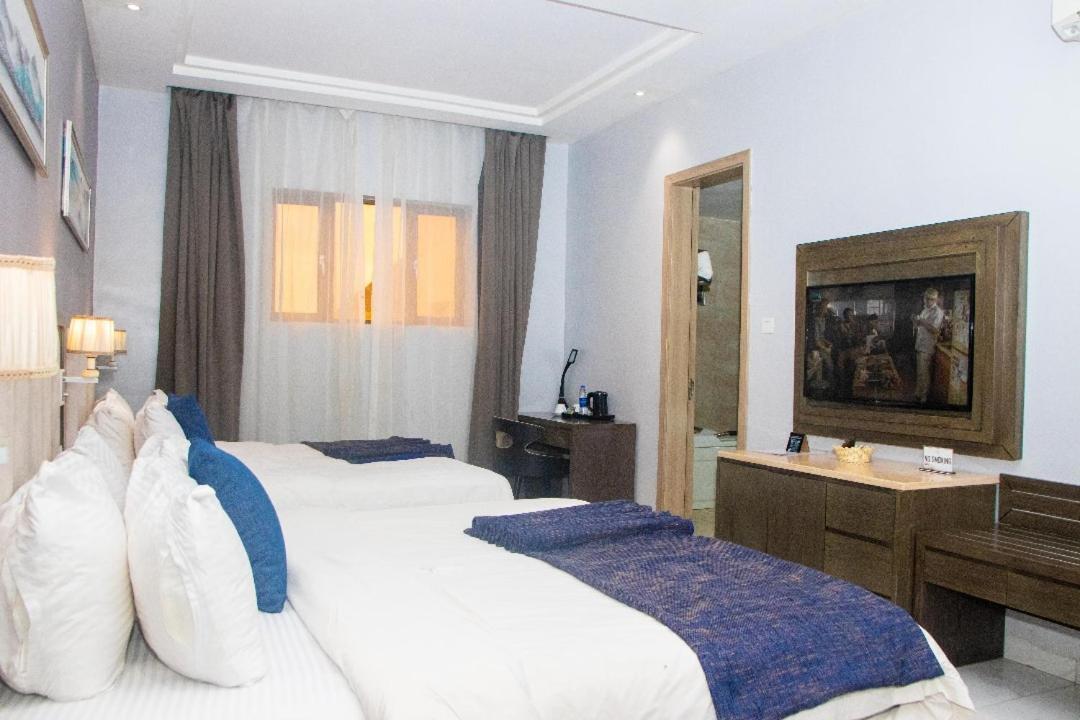 Perfecto La Villa Hotel And Suites Lagos Eksteriør billede