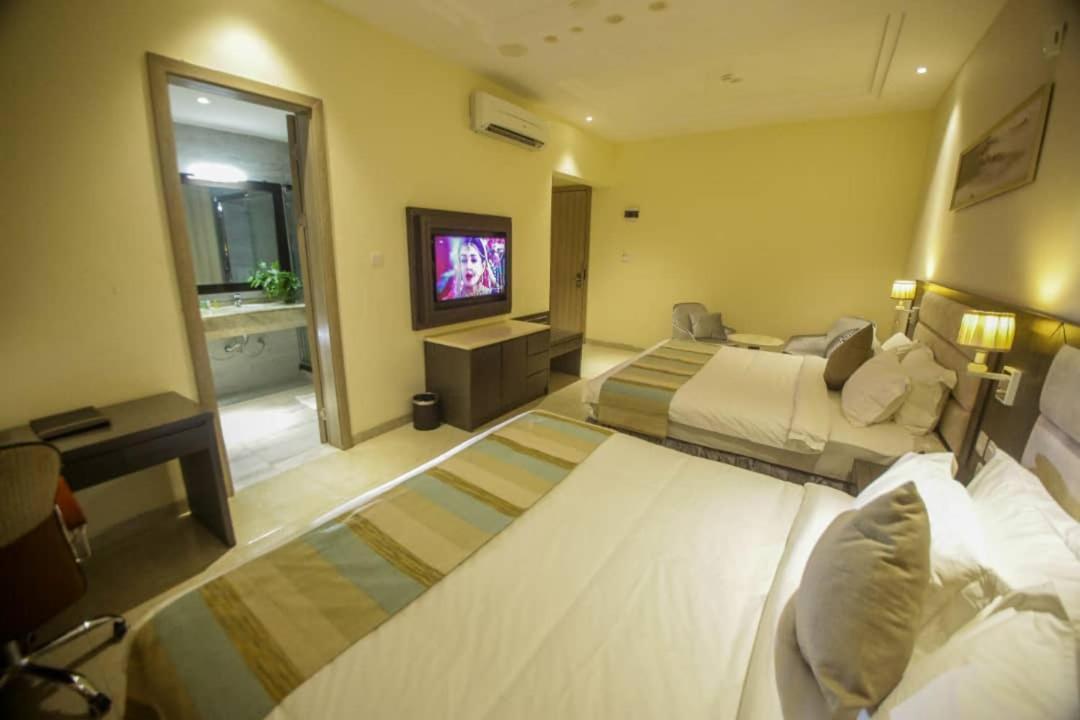 Perfecto La Villa Hotel And Suites Lagos Eksteriør billede