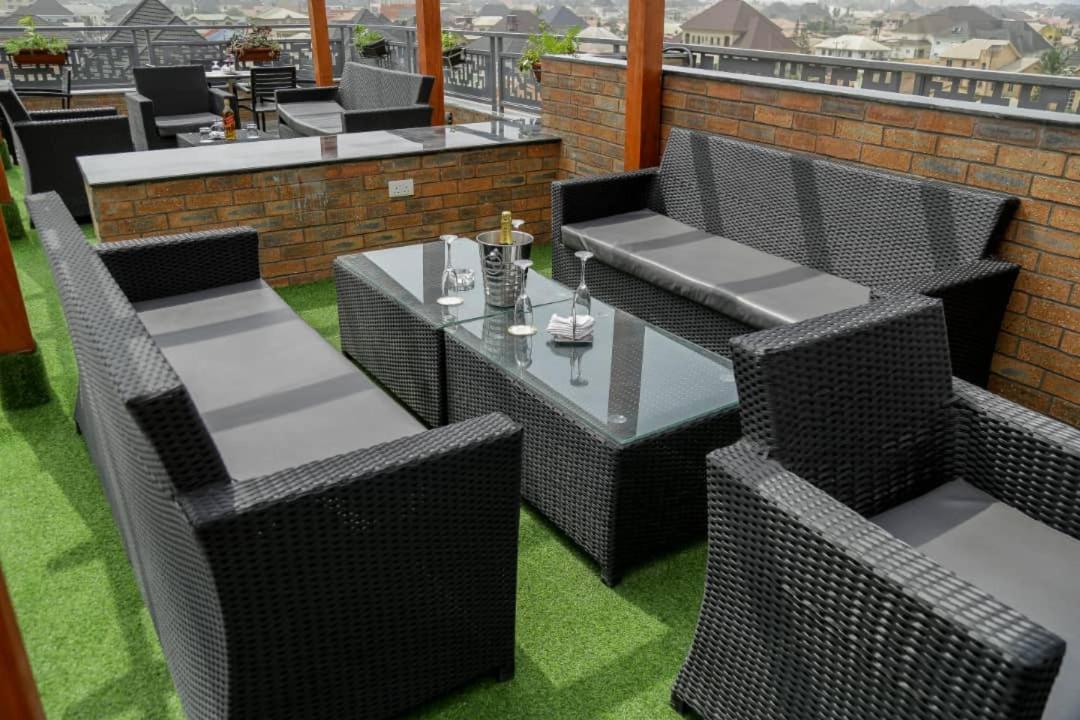 Perfecto La Villa Hotel And Suites Lagos Eksteriør billede