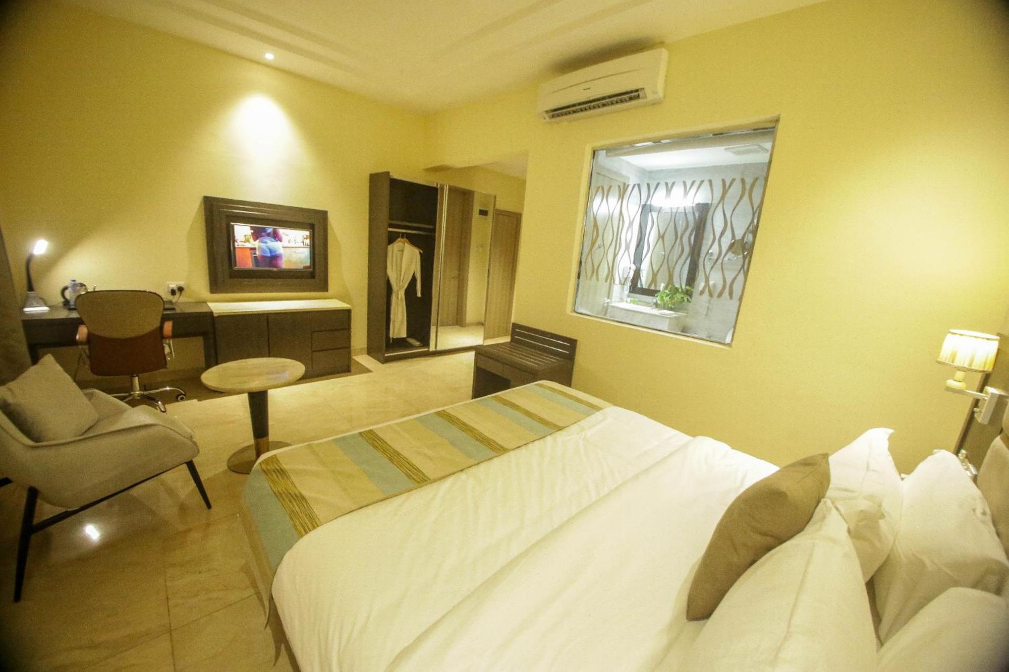 Perfecto La Villa Hotel And Suites Lagos Eksteriør billede