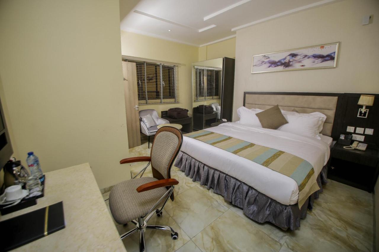 Perfecto La Villa Hotel And Suites Lagos Eksteriør billede