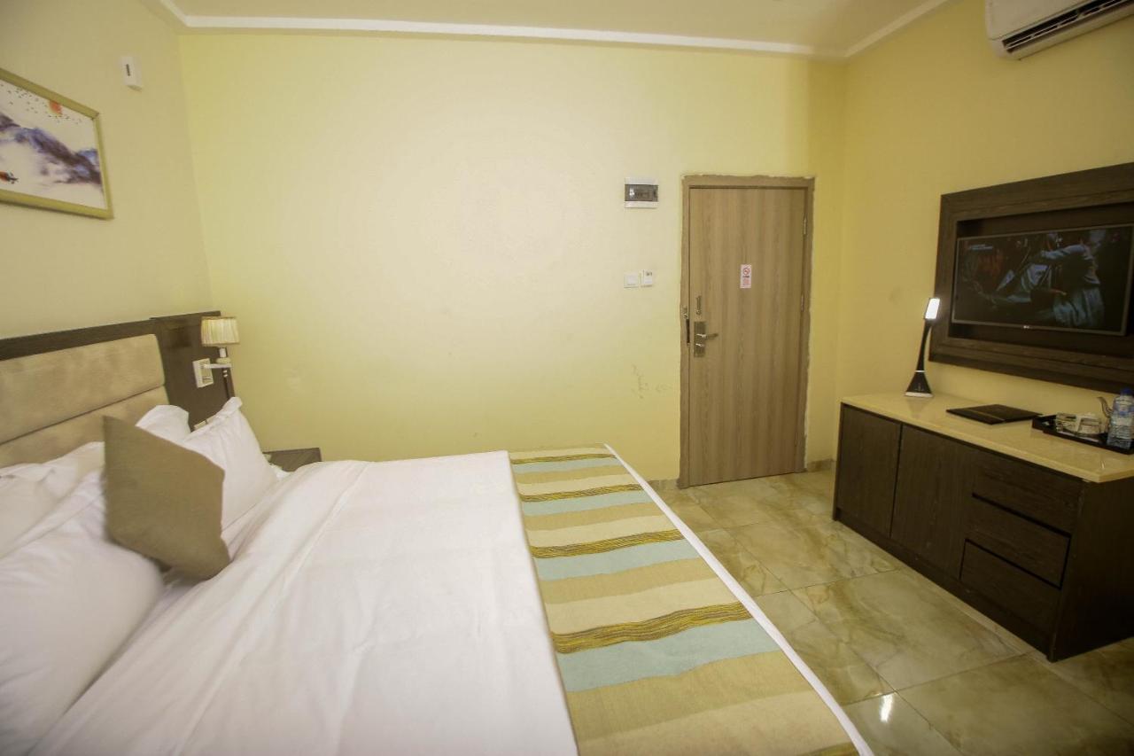 Perfecto La Villa Hotel And Suites Lagos Eksteriør billede