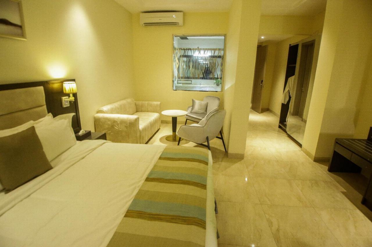 Perfecto La Villa Hotel And Suites Lagos Eksteriør billede
