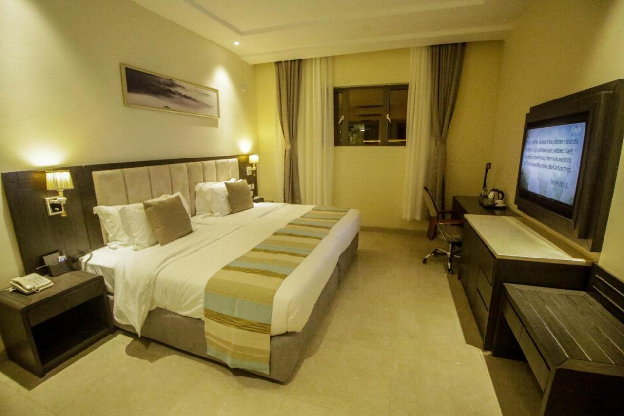 Perfecto La Villa Hotel And Suites Lagos Eksteriør billede