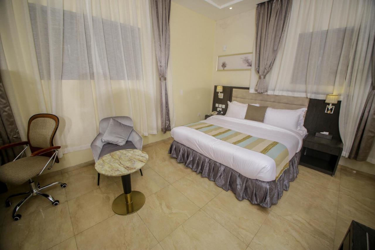 Perfecto La Villa Hotel And Suites Lagos Eksteriør billede